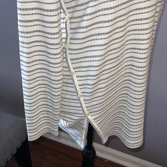 NWT Chico’s top  - Picture 3 of 5